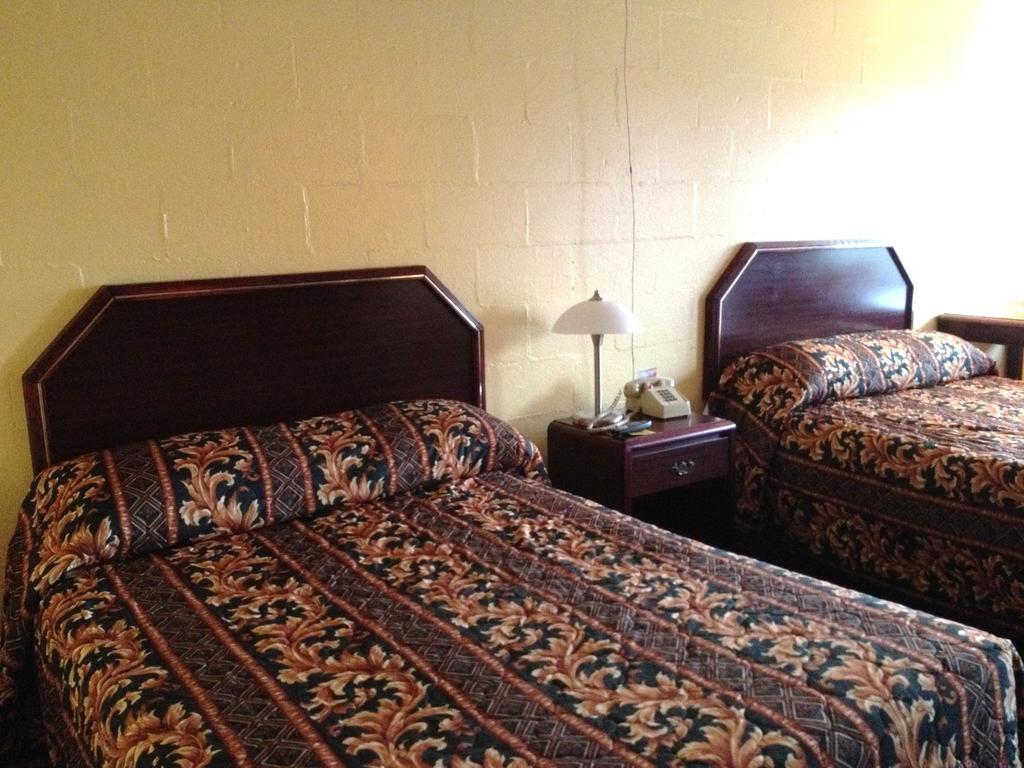 Holiday Motel 雨果 客房 照片