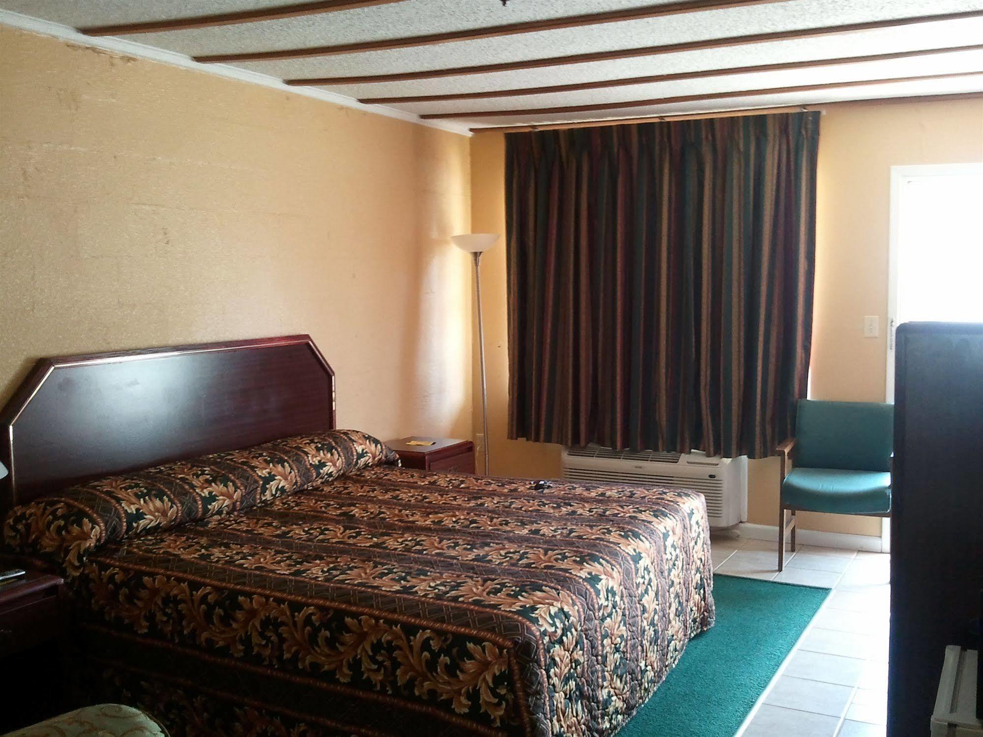 Holiday Motel 雨果 外观 照片